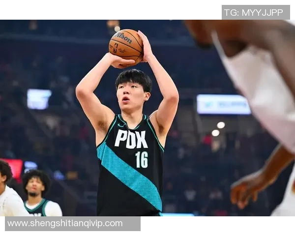 板凳坐穿!杨瀚森接连5场未上台 见证开拓者被压哨三分绝杀吞连败